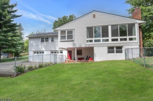 36 Longview Dr, Whippany NJ exterior