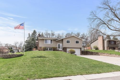 1402 18 Ave, Saint Paul MN 55112-5514 exterior