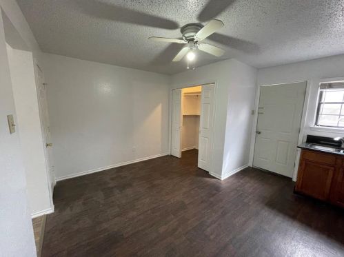 632 Rogers Rd, Irving TX  75061-7246 exterior