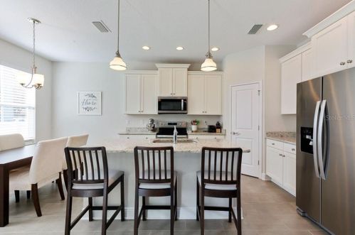 3032 Van Buren Dr, Tampa FL 33611-5329 exterior