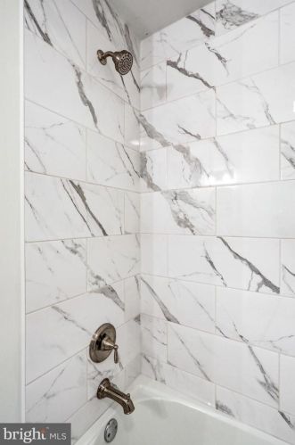 1303 Willow Street Pike, Lancaster PA  17602-4633 exterior