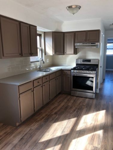 2036 69 St, Chicago IL 60649-1614 exterior