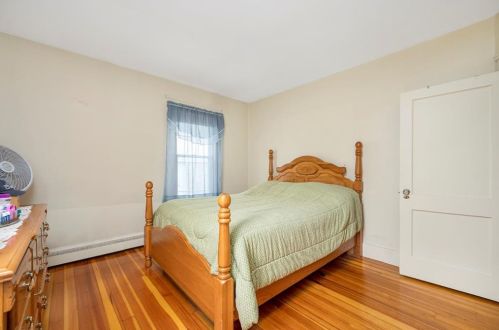 1041 Park Ave, Woonsocket RI 02895-4773 exterior