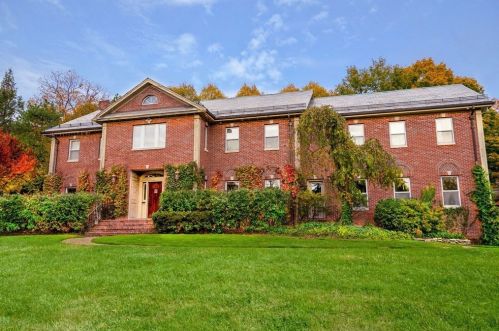 235 Warren St, Brookline, MA 02445-5940