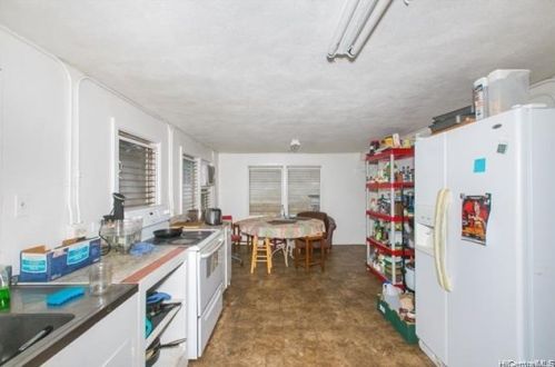 2227 Date St, Honolulu HI 96816-1024 exterior