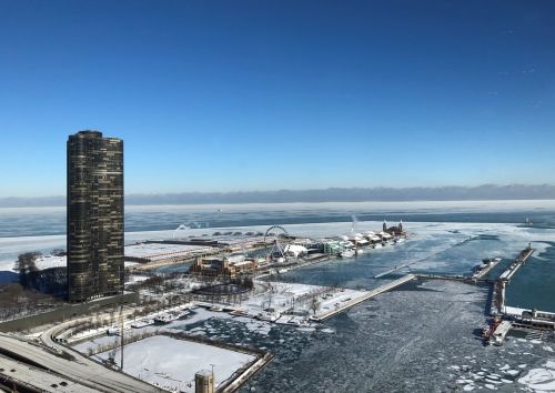 420 Waterside Dr, Chicago IL  60601-4700 exterior