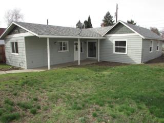 1006 22nd Ave, Yakima, WA 98902-4144