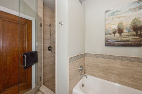 5654 Spaulding Ave, Chicago IL 60651-4139 exterior