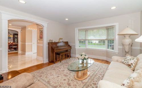 1 Briarcliffe Dr, Scotch Plains NJ 07076-2314 exterior