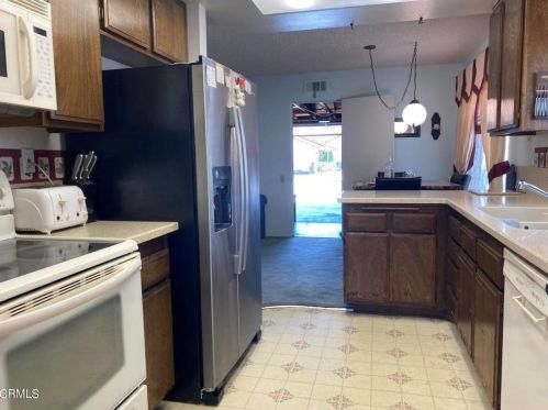 1341 Bottlebrush Pl, Oxnard CA 93030-5200 exterior