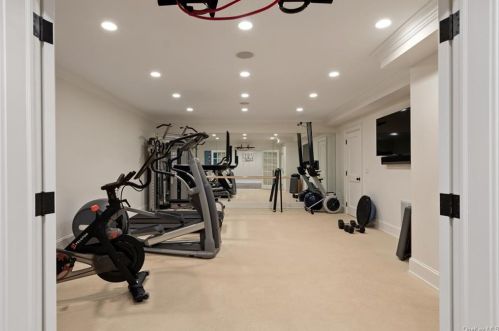 5 Dellwood Farm Way, Armonk NY 10504-1249 exterior