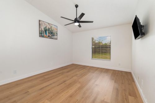 813 Cloyd Dairy Loop, Orlando FL  32825-7302 exterior