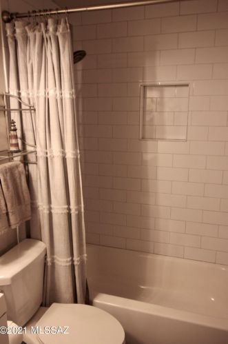 7365 Eastview Dr, Tucson AZ 85710-5519 exterior