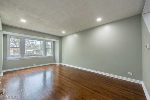 8017 Sacramento Ave, Chicago IL  60652-2732 exterior