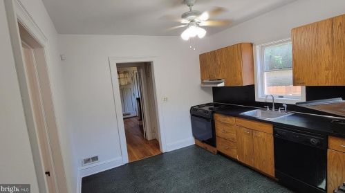 316 Maple Ave, Trenton NJ 08618-3402 exterior