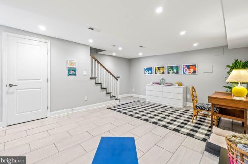 1265 Owen Pl, Washington DC 20002-2807 exterior