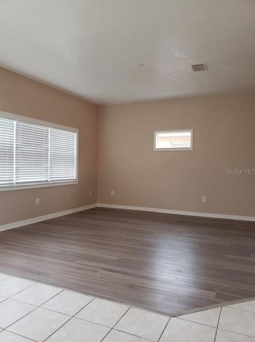 15303 Lake Bella Vista Dr, Tampa, FL 33625-2431