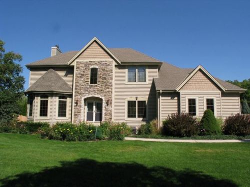 4200 Squire Ave, Milwaukee, WI 53221-2517