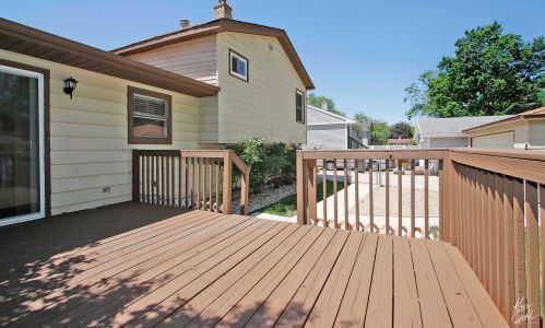 2712 Vermont Ave, Waukegan IL 60087-3648 exterior