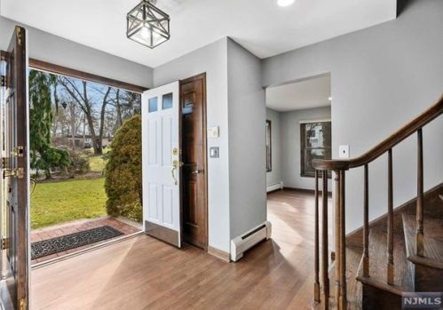 31 Evergreen Pl, Demarest NJ  07627-2441 exterior