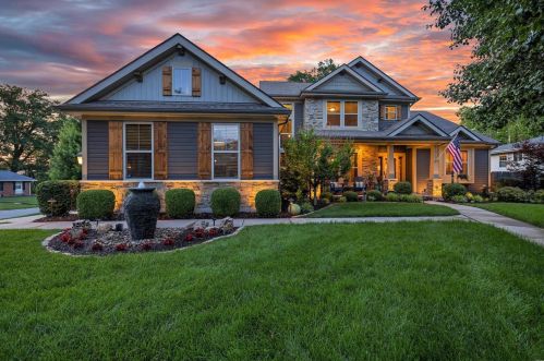 12531 Ridgefield Dr, Saint Louis, MO 63131-3622