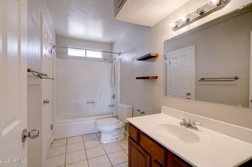 18025 33rd Ave, Phoenix AZ  85053-1648 exterior