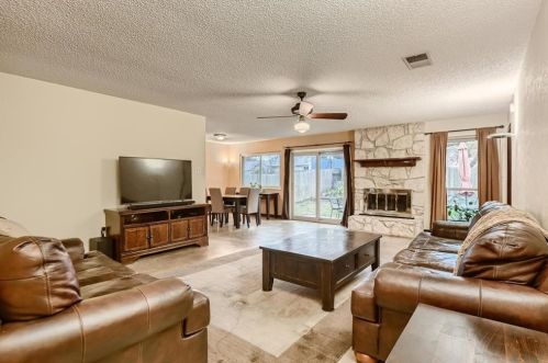 3111 Dominic Dr, Austin TX 78745-7462 exterior