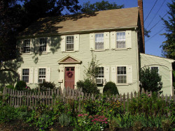 76 Kingswood Rd, Newton, MA 02466-1013