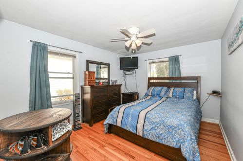 3379 Burrell St, Milwaukee WI 53207-2754 exterior