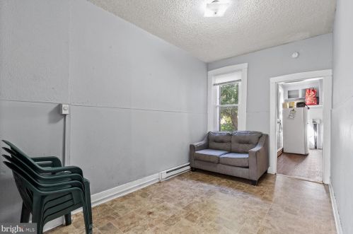 64 Locust St, Lancaster PA 17602-3635 exterior