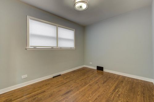 2959 Washtenaw Ave, Chicago IL 60645-3210 exterior