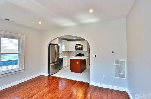 34 Enfield Ave, Montclair NJ 07042-3118 exterior