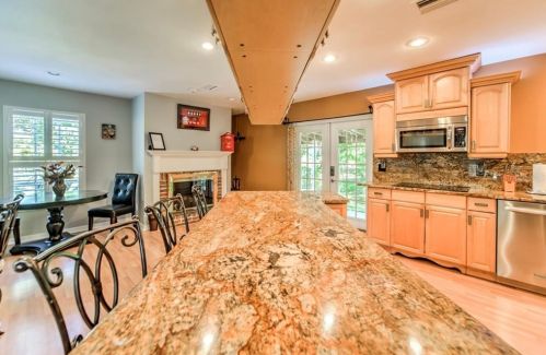 8919 Arrawana Ave, Tampa FL 33614-1810 exterior