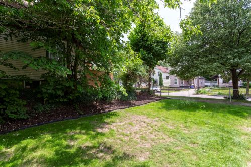 1000 Tamarack Ave, Grand Rapids MI 49504-3038 exterior