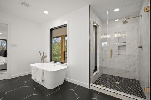 2100 Apricot Gln Dr, Austin TX 78746-7847 exterior