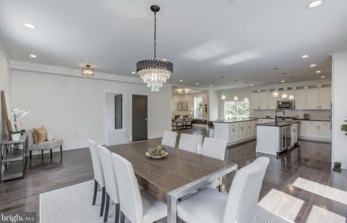 907 Gilbert Rd, Rockville MD  20851-1315 exterior