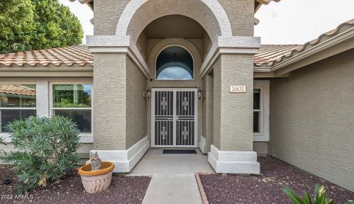 1601 Kent Dr, Chandler, AZ 85224-8536