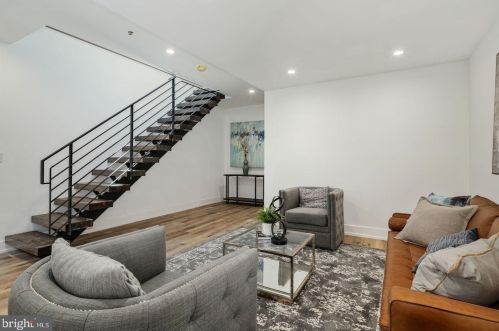 119 Greenwich St, Philadelphia PA  19147-6109 exterior