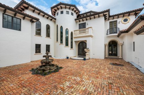 8060 Twin Lk Dr, Boca Raton FL 33496-1945 exterior