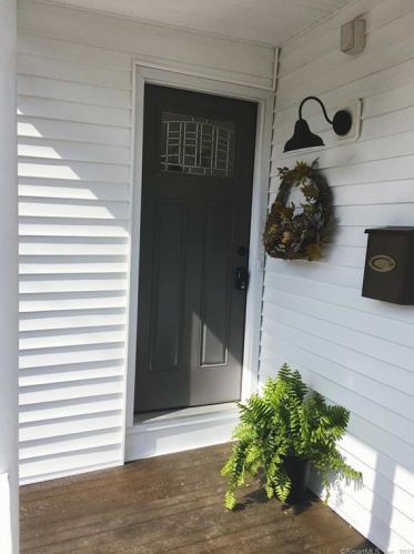 109 Clifton St, Wallingford CT  06492-4003 exterior