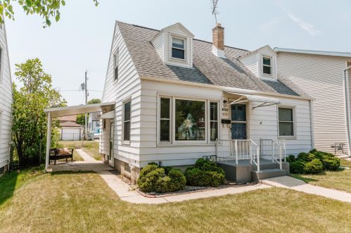 8123 Townsend St, Milwaukee, WI 53222-3834