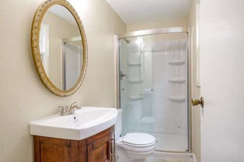 134 Crestwood Dr, Pittsburgh PA  15209-1008 exterior