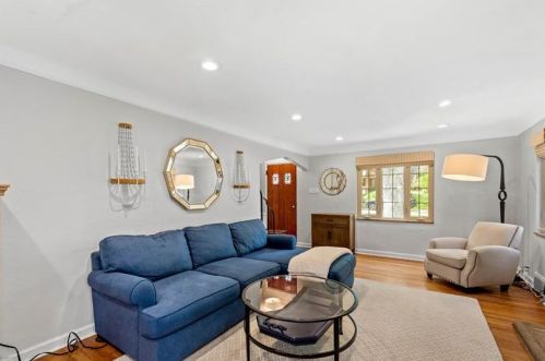 437 Serpentine Dr, Pittsburgh PA 15243-2058 exterior