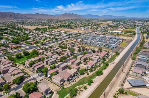 1444 Carson Rd, Phoenix AZ  85041-6711 exterior