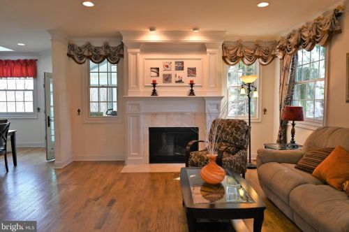 87 Leavitt Ln, Princeton NJ 08540-3921 exterior