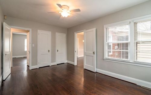 279 Midvale Dr, Atlanta GA 30342-3327 exterior