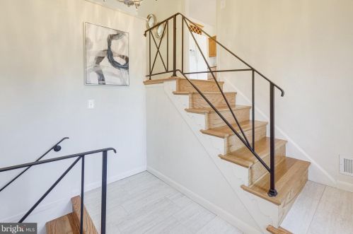 129 Claybrook Dr, Silver Spring, MD 20902-3159