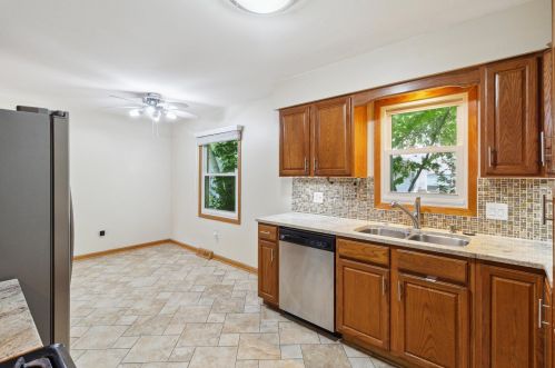 1905 Eldon St, Grand Rapids MI 49525-1549 exterior