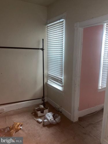 36 61 St, Philadelphia PA 19142-3402 exterior