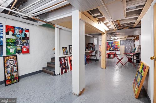 703 6 St, Philadelphia PA 19140-2539 exterior